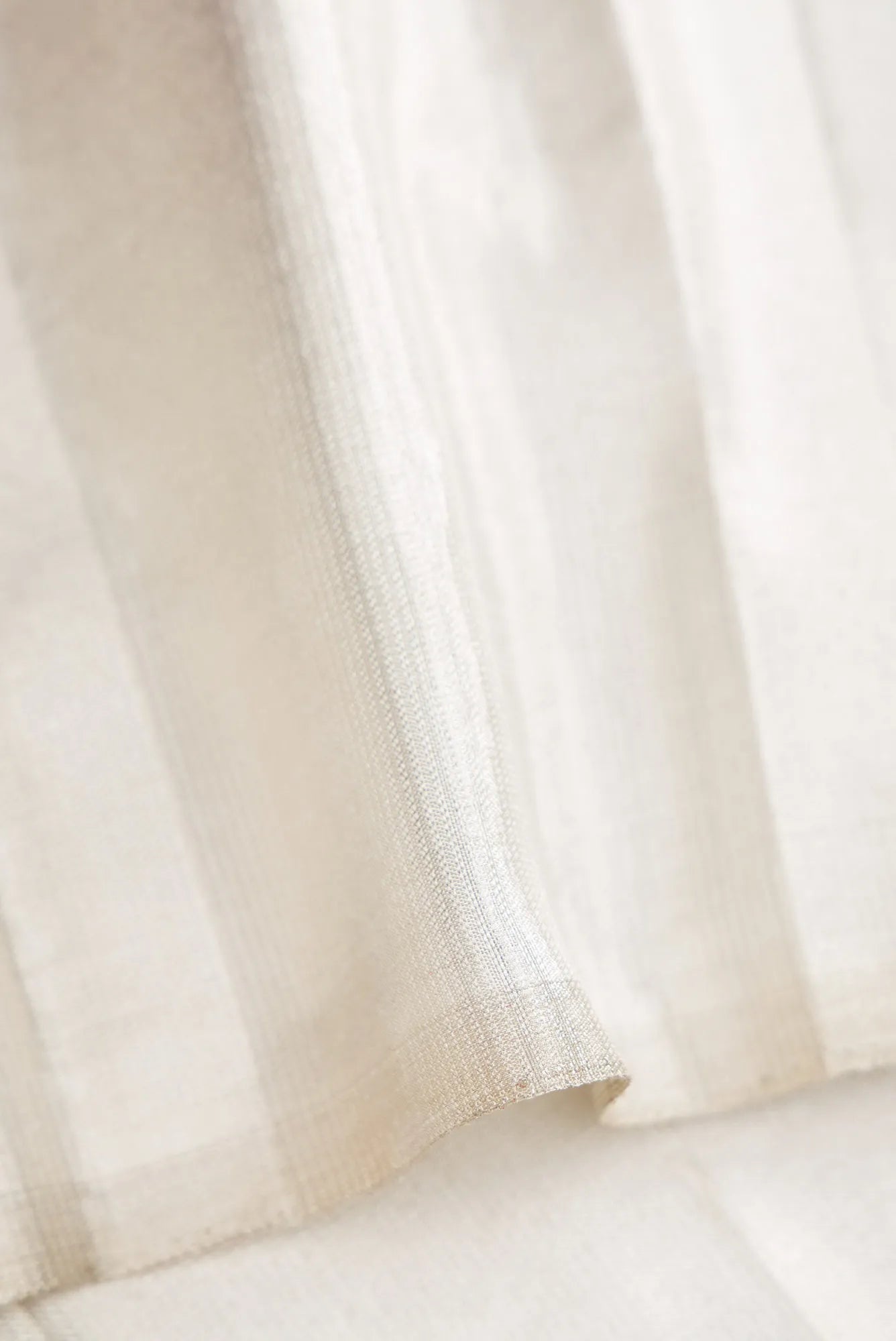 White Dual Tone Kanchipuram Tissue Silk Saree