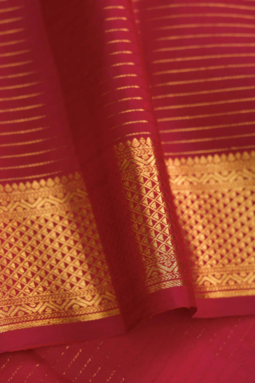 Maroon Dual Tone Kanchipuram Silk Saree - Image 4