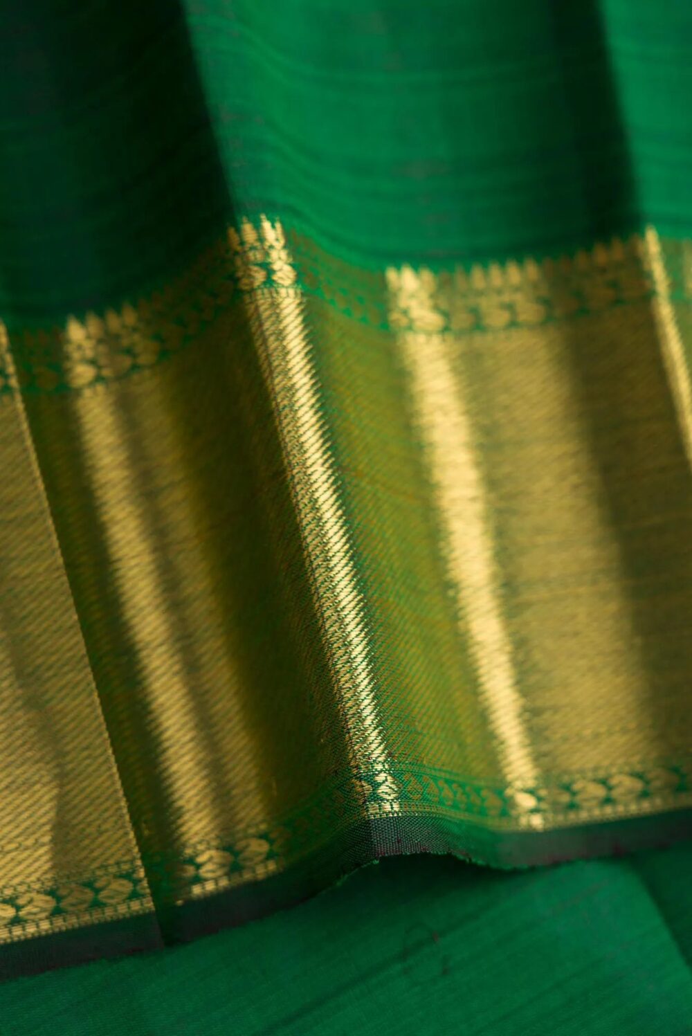 Pure Silk Pure Zari Maroon and Orange Dual Tone Kanchipuram Saree - Image 5