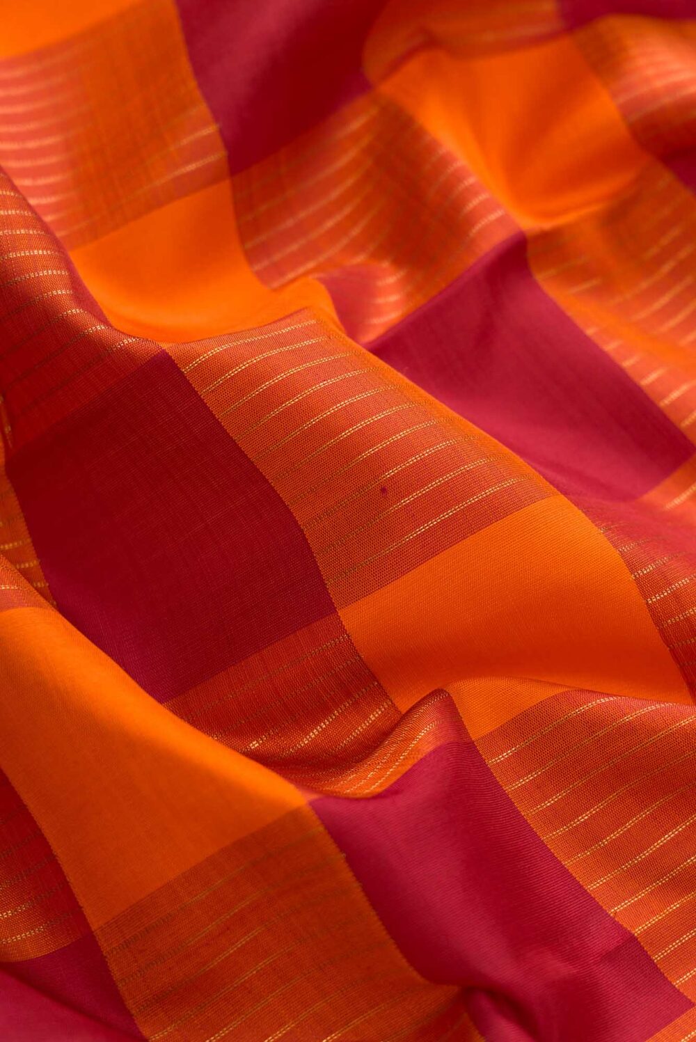Pure Silk Pure Zari Maroon and Orange Dual Tone Kanchipuram Saree - Image 3