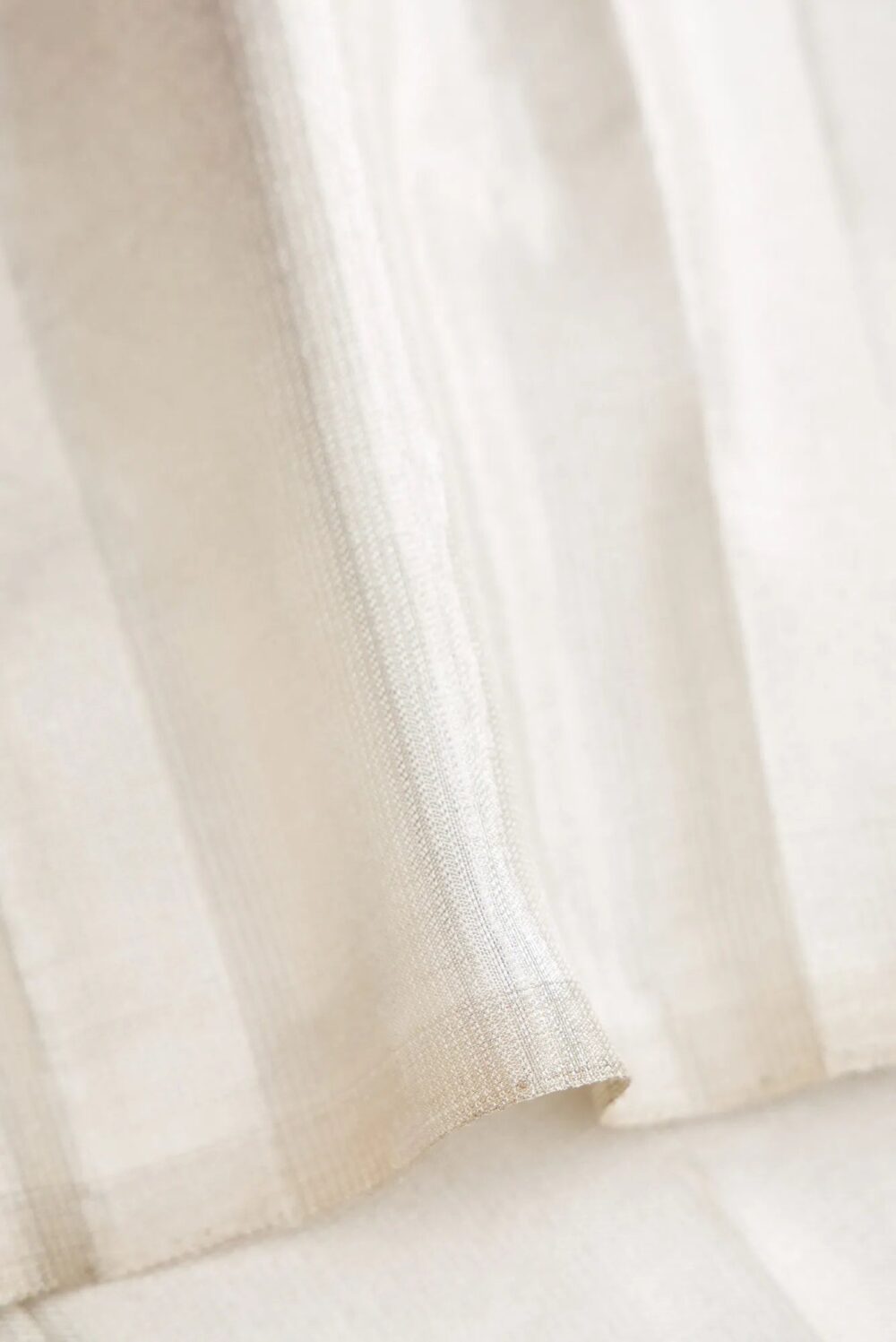 White Dual Tone Kanchipuram Tissue Silk Saree - Image 6