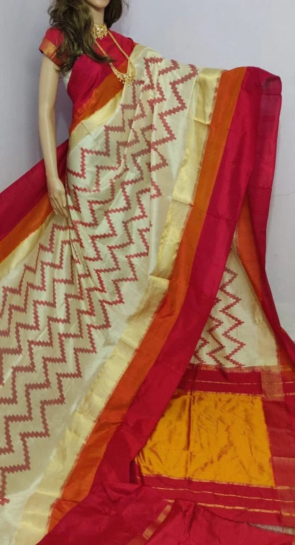 Pochampally half white saree with Zig Zag pattern allover the body | ikkat saree | handwoven pochampally saree - Image 2