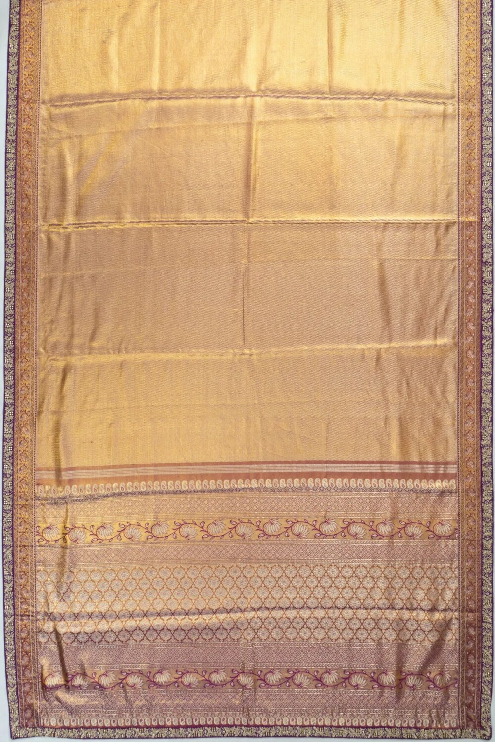 Kanchipuram Silk Tissue Diagonal Lines Gold Saree With Zardosi Work Border - Image 5